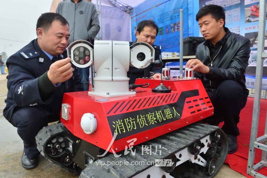 北京凌天携消防灭火机器人、侦查机器人助力人全国危化品应急救援