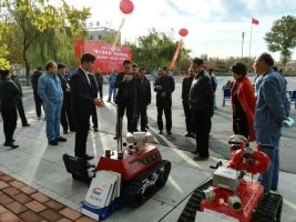 排烟机器人，灭火机器人亮相北京市全市应急救援演练